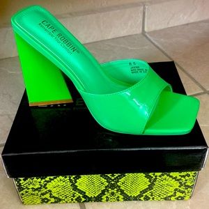 GREEN CAPE ROBBIN SHOES 8.5